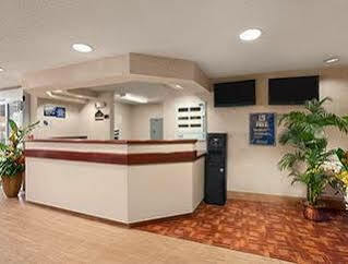 Microtel By Wyndham Bwi Airport Hotel